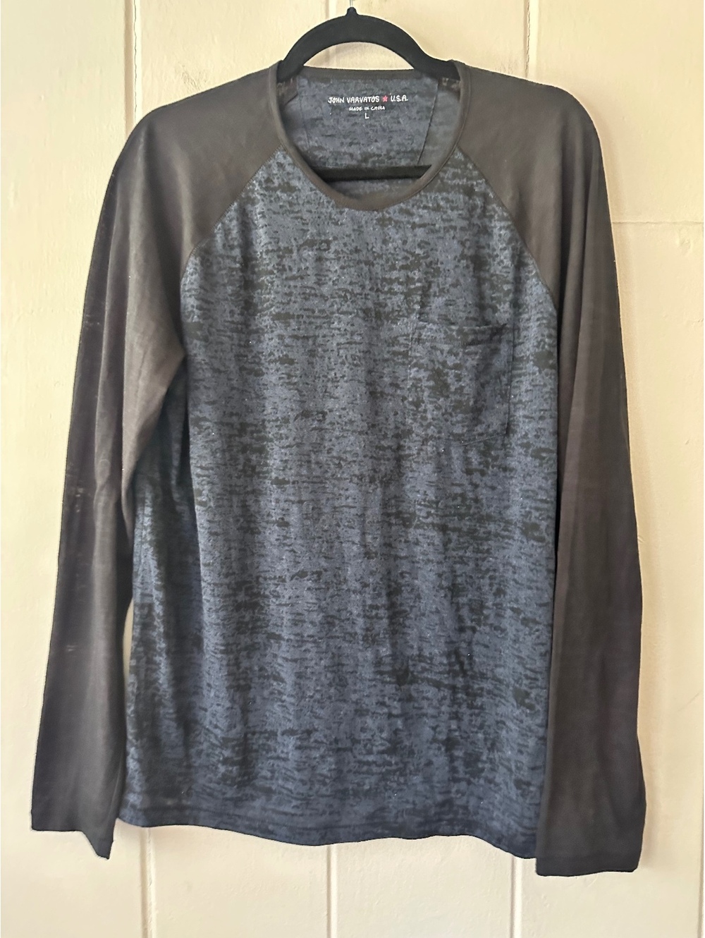 John Varvatos USA Men's Raglan Long Sleeve Black Blue Burnout Pocket Tee Large